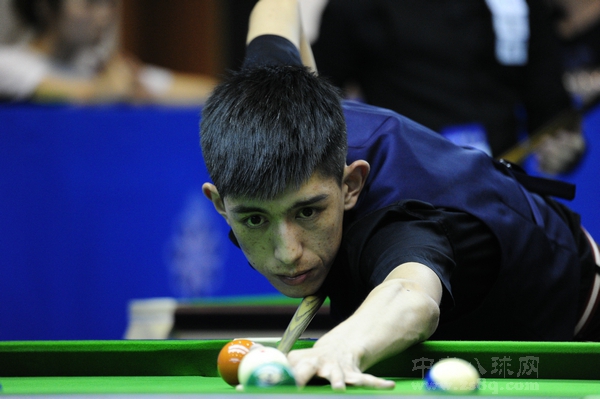 上展现出超 上展现出超