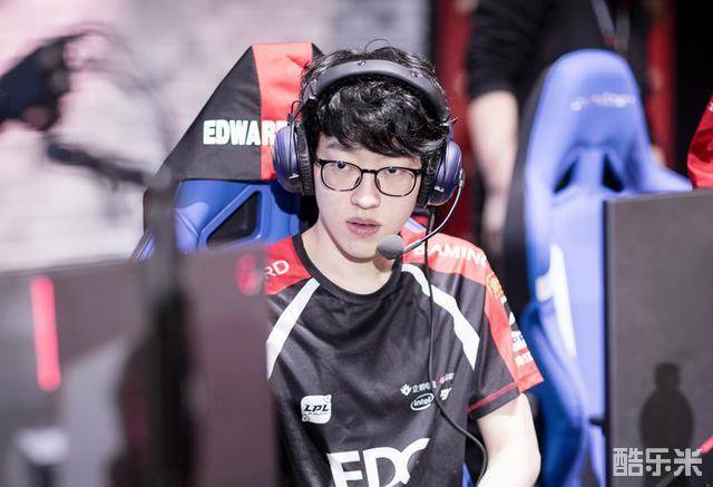 图2展示了 图2展示了