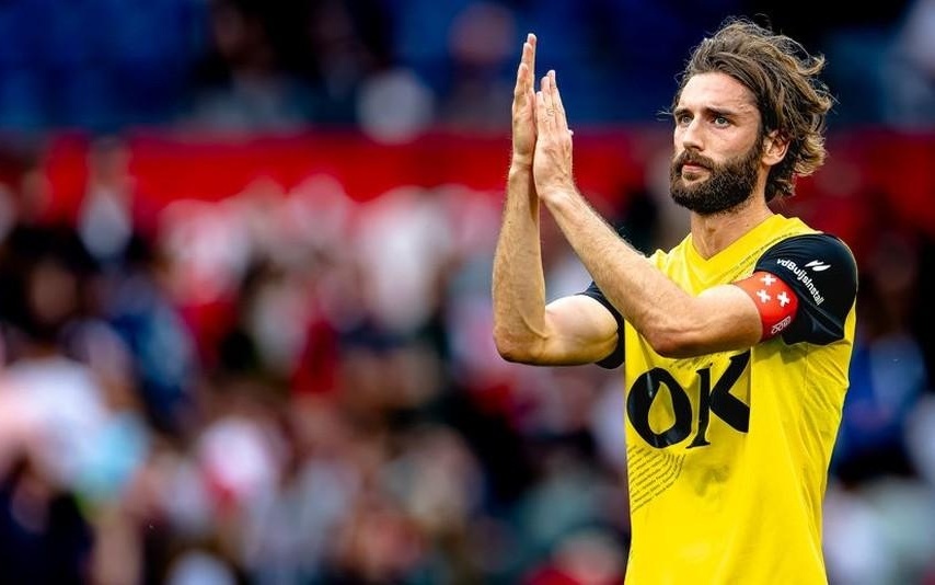 成为万众瞩 成为万众瞩